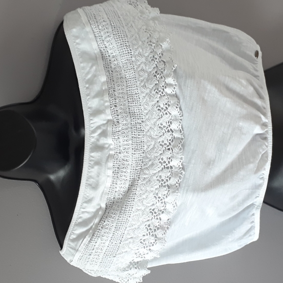 O'Neill white top trimmed with lace size L - Picture 4 of 5